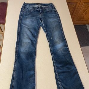 One pair of Silver Jeans 26/31 Suki Slim Boot